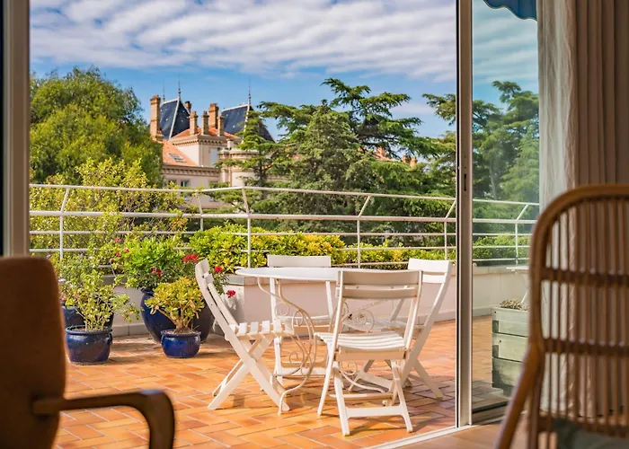 2 Pieces Proche Centre - Vue Panoramique - Toit Terrasse Apartmán Cannes