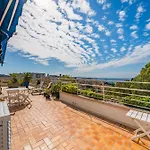 2 Pièces Proche Centre - Vue Panoramique - Toit Terrasse *